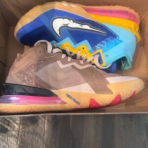 Nike LeBron XVIII Low EP Sneakers